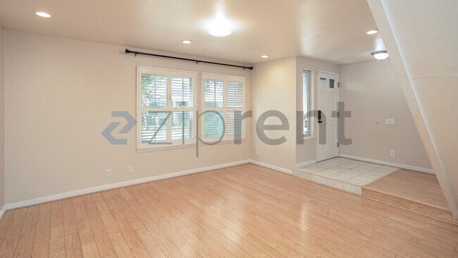 Building Photo - Unit