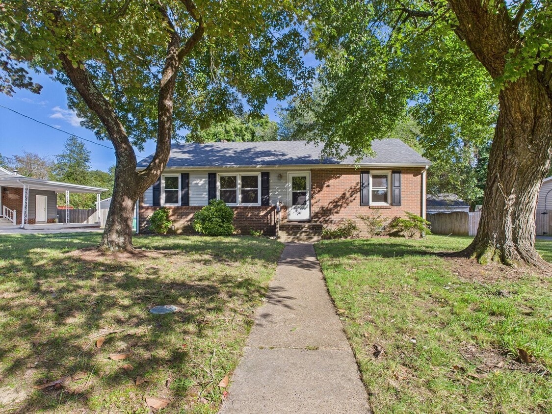 Foto principal - 1031 Derrymore Rd