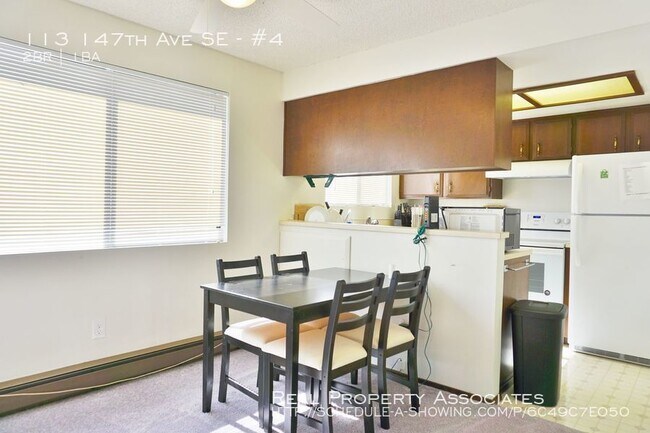 Building Photo - Desirable Bellevue location - ONE MONTH FREE