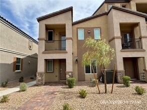Building Photo - 630 Bellus Pl