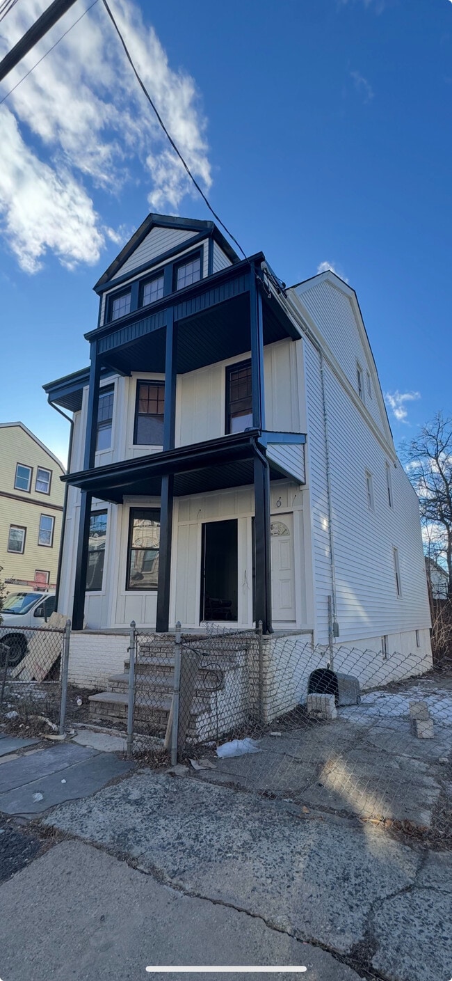 front - 181 S 11th St