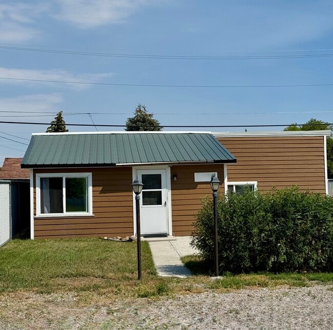 Building Photo - 727 Thomsen Ave