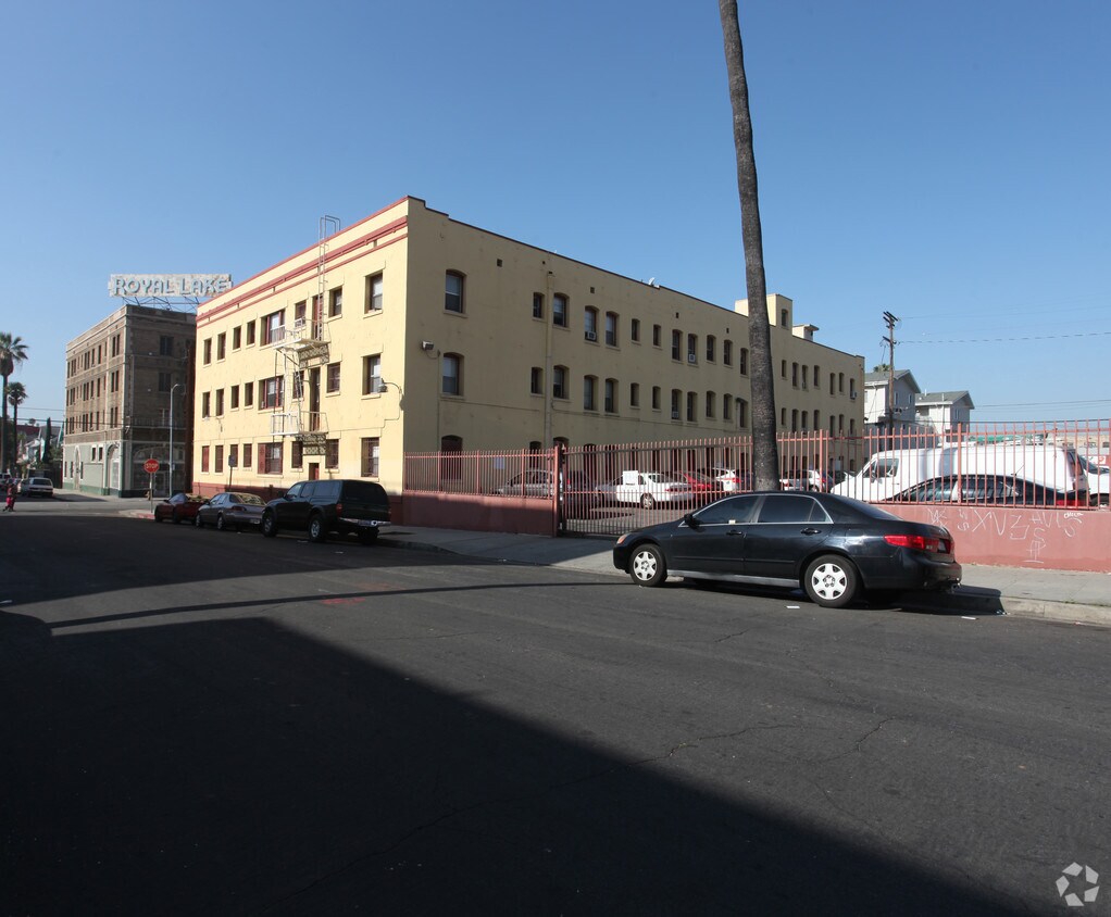 Building Photo - 2207 W 11th St