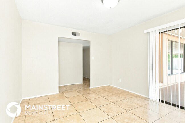 Foto del edificio - 6425 W Oregon Ave