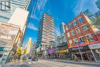 Building Photo - 215 Queen St W