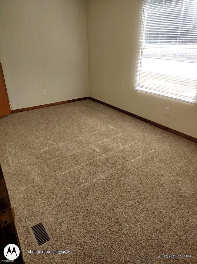 Building Photo - 3 br, 2 bath House - 5505 SW Lakefront Ln ...