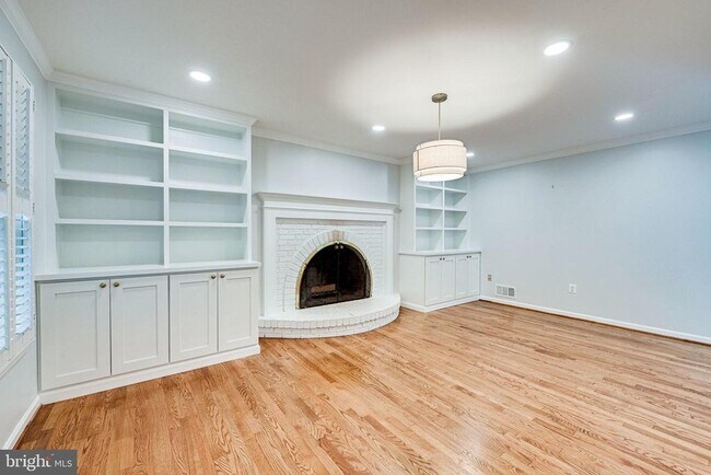 Foto del edificio - 12127 Holly Knoll Cir