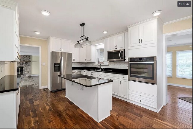 Foto del edificio - 570 E 6th St