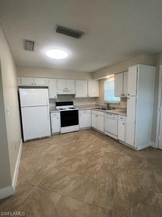 Foto del edificio - ANNUAL RENTAL - 1 BED/1 BATH AT POINCIANA
