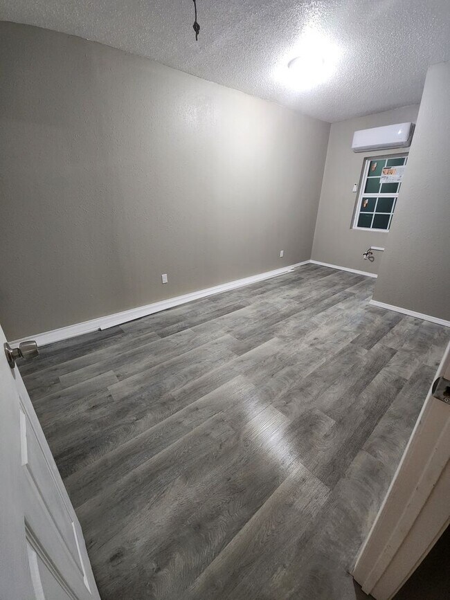 Foto del edificio - 5 Bedroom House Available in OKC