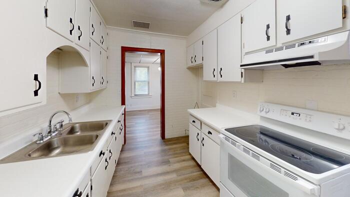 Primary Photo - 300 4th St NE