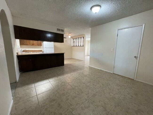 Foto del edificio - 4542 E Southern Ave