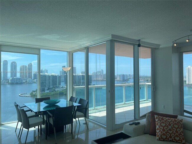 Building Photo - 3370 Hidden Bay Dr