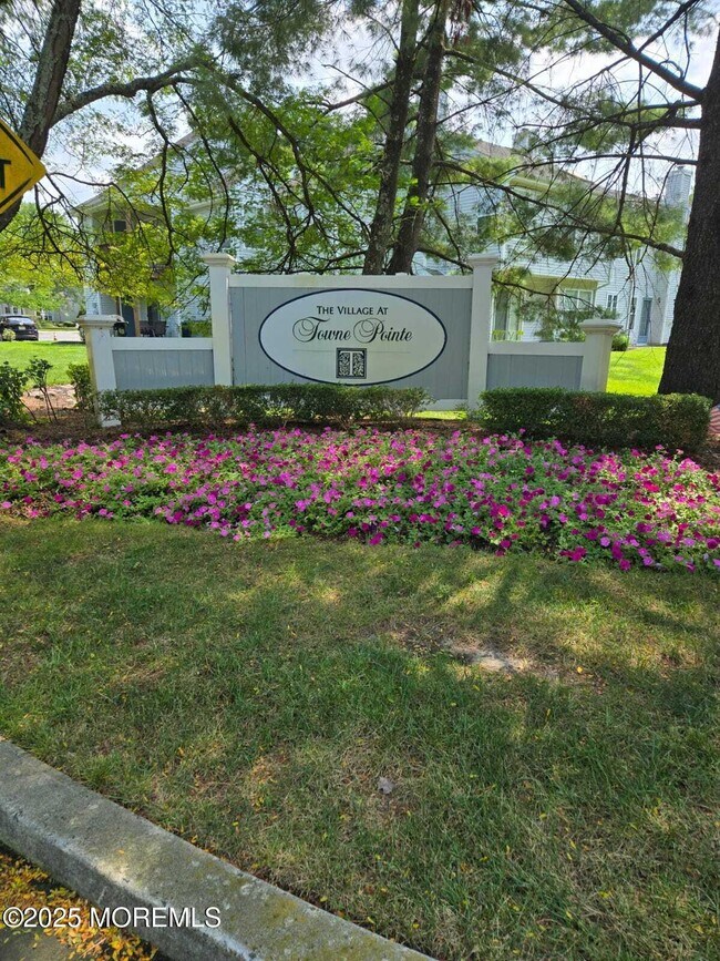 Foto del edificio - 127 Wellington Ct