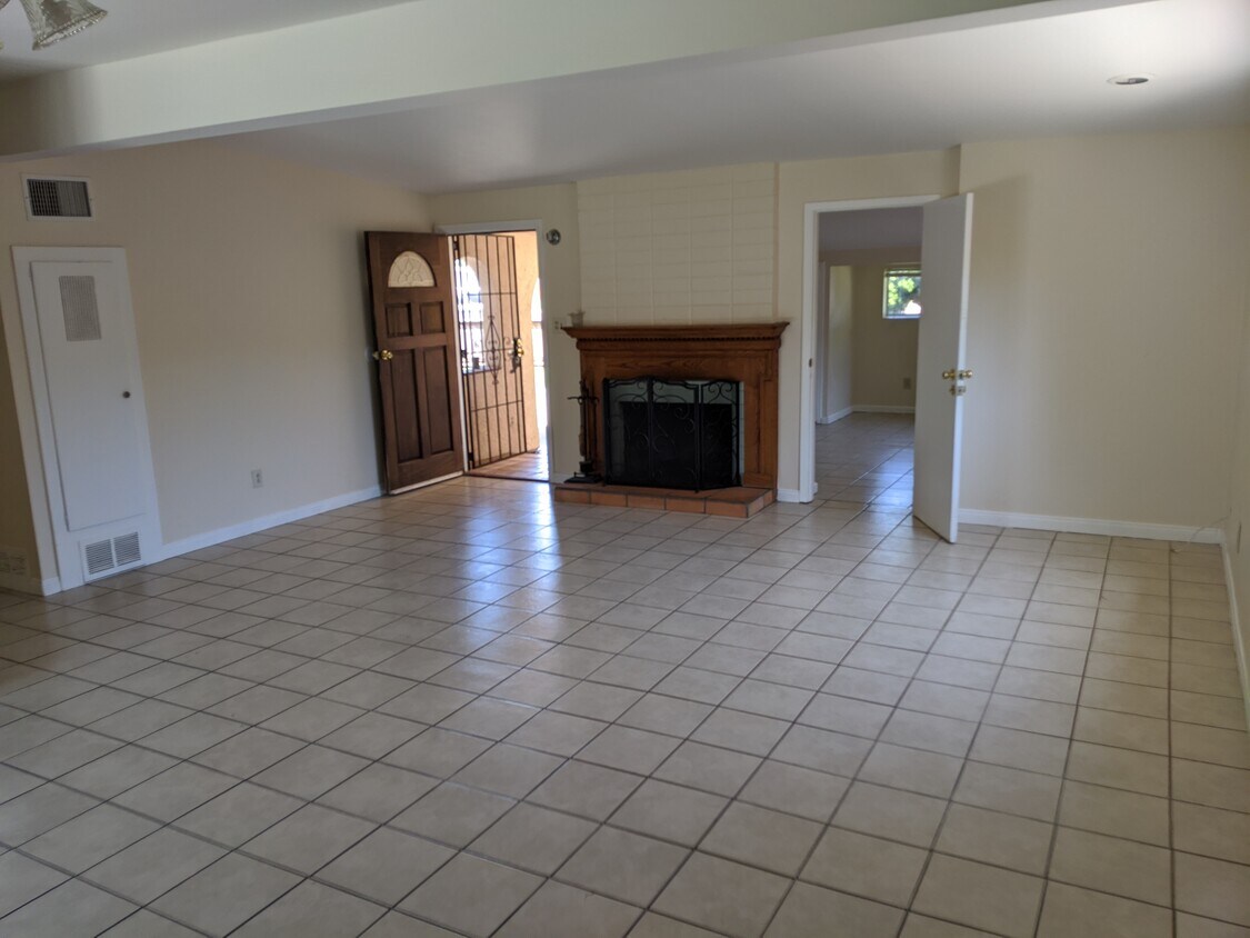 1402 10th St, Imperial Beach, CA 91932 House for Rent in Imperial