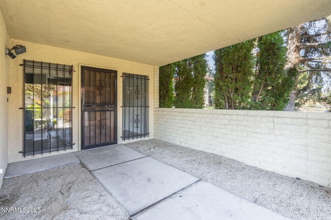 Building Photo - 3447 Skyline Blvd