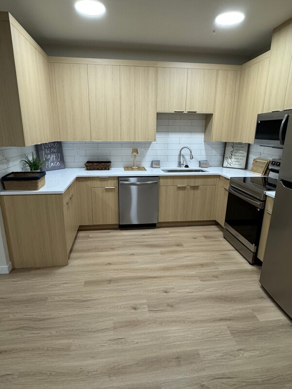 Building Photo - 6110 NE Willow St