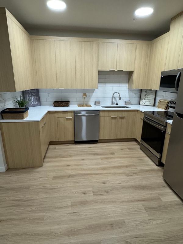 Building Photo - 6110 NE Willow St