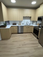 Building Photo - 6110 NE Willow St