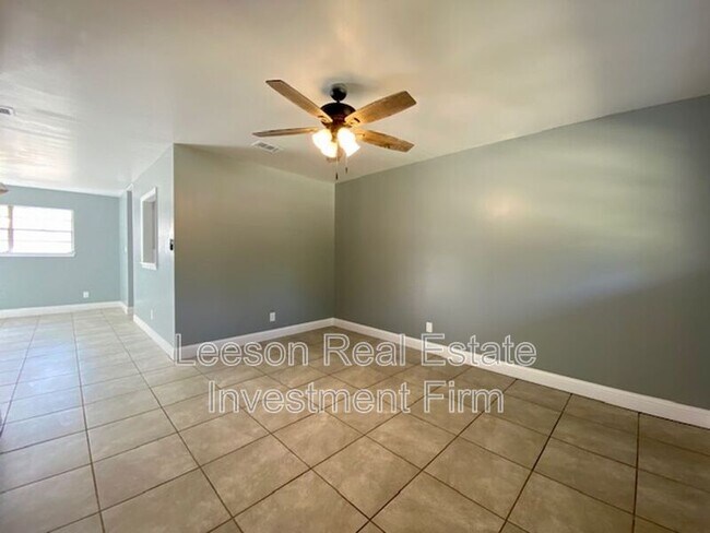 Foto del edificio - 3437 Red Bud Ln