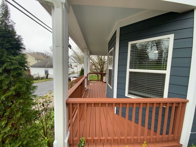 Building Photo - 294 Bass St SW