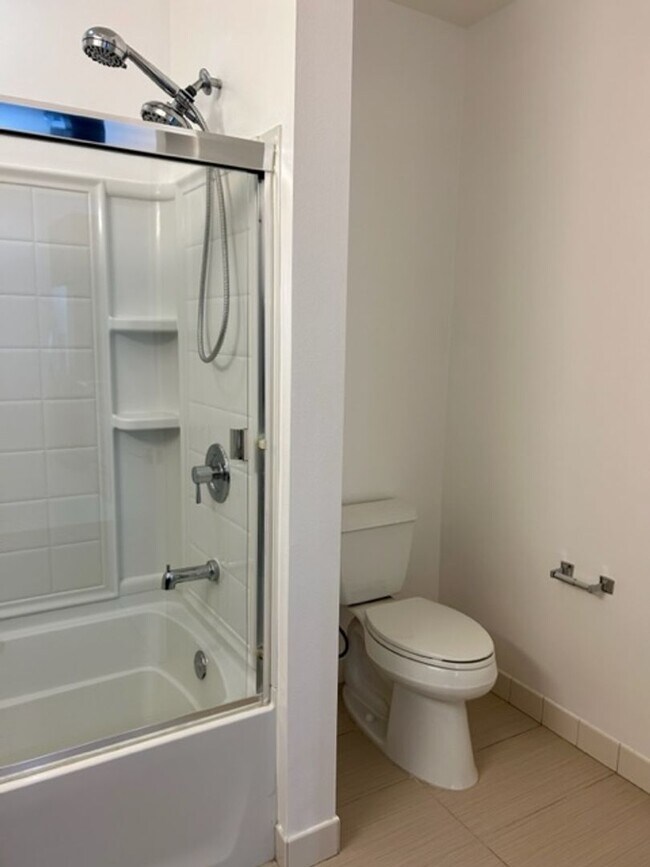 Interior Photo - 801 North