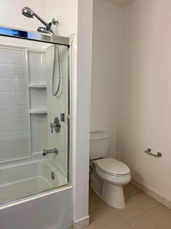Interior Photo - 801 North