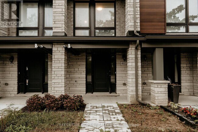 Building Photo - 402 Salem Rd S