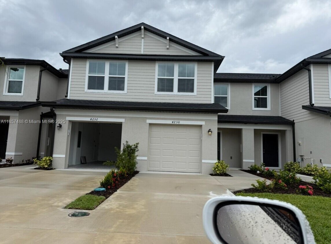 Foto principal - 4230 North Dr