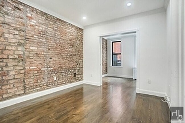 Building Photo - MOTT STREET