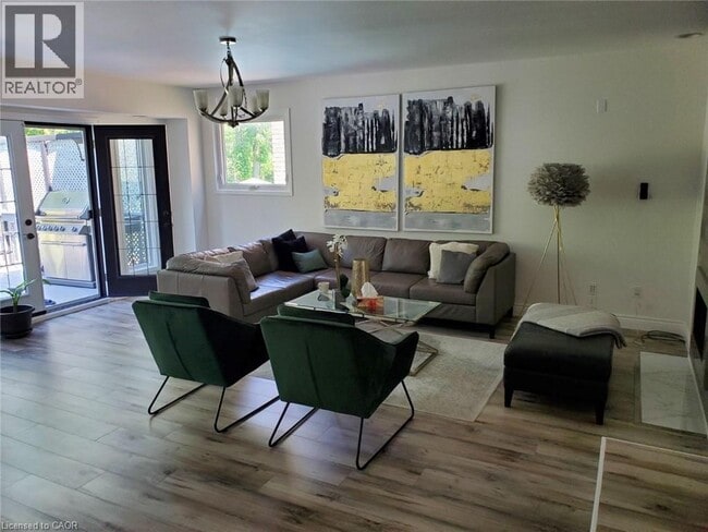 Building Photo - 73 Waterford Crescent