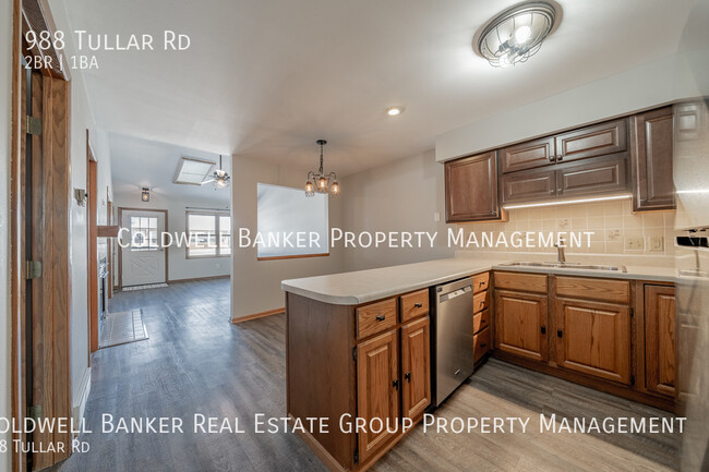 Building Photo - 988 Tullar Rd
