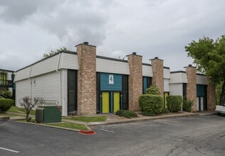 Interior Photo - Creeks Edge