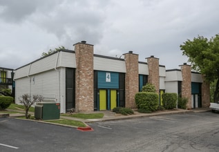 Interior Photo - Creeks Edge