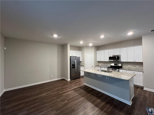 Building Photo - 2008 Nuthatch Dr