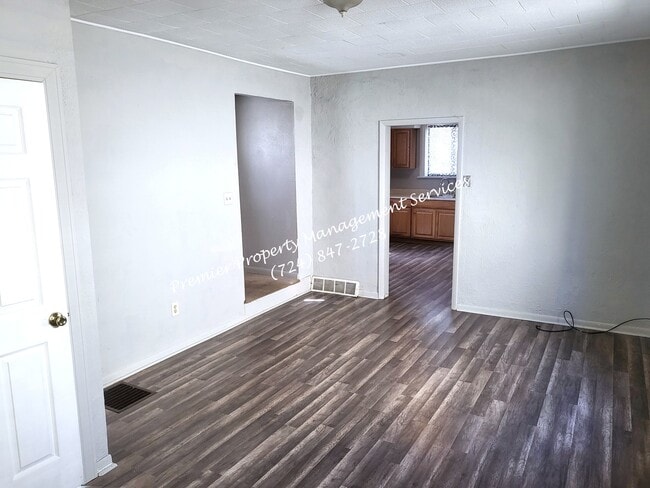 Building Photo - 509 Blaine St