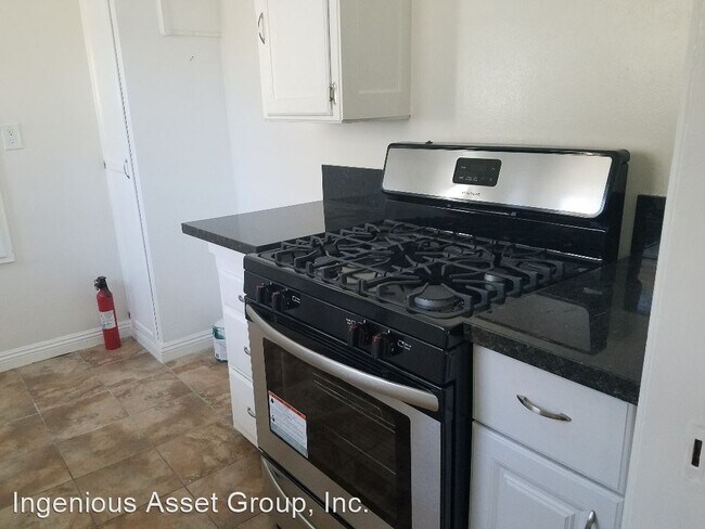 Foto del edificio - 1841 1/2-1841 1/2 Thayer Ave