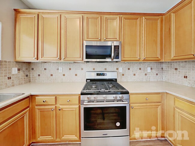 Building Photo - 11729 Giles St