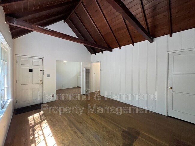 Foto del edificio - 11044 Otsego St