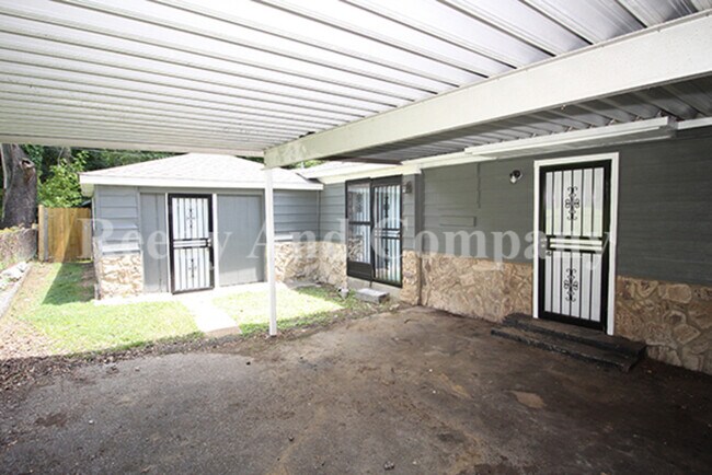 Foto del edificio - 362 W Brooks Rd