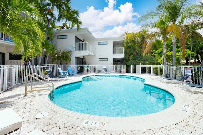Foto del edificio - 1790 SE 23rd Avenue Unit 4B