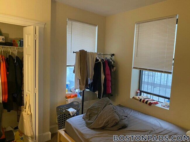 Foto del edificio - 829 Beacon St