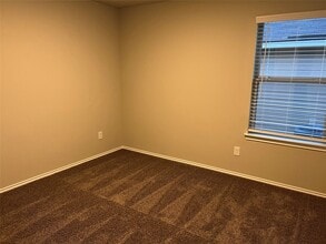 Building Photo - 332 Pecos Dr