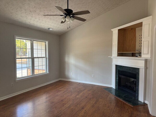 Foto del edificio - Beautiful home in Tucker Creek