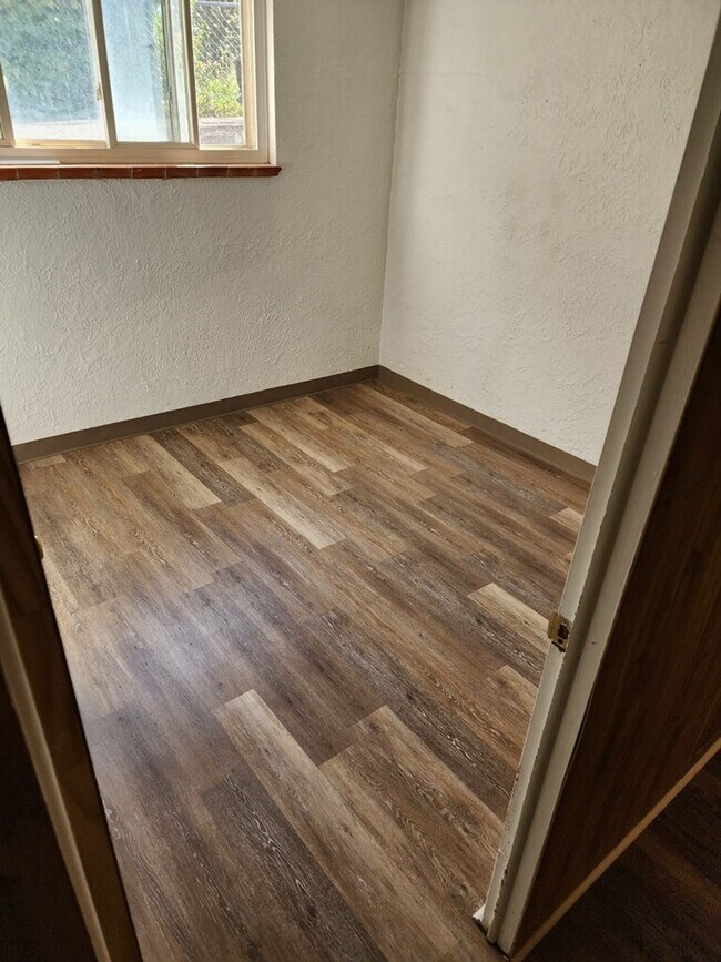 Foto del edificio - 1032 Tennyson St