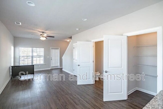 Building Photo - 757 Tarvin Cir