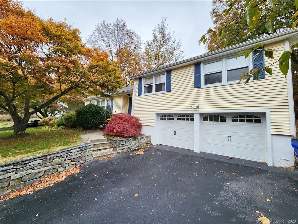 Primary Photo - 136 Orchard Hill Ln