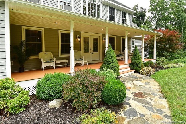 Building Photo - 43 Hickory Ln