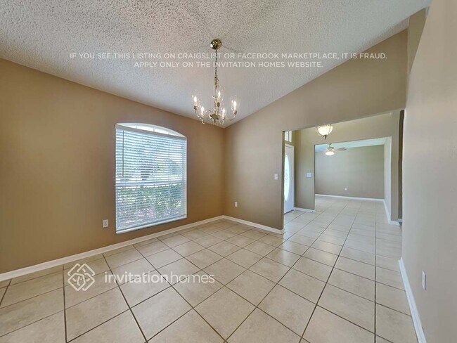 Foto del edificio - 1050 Summer Glen Dr
