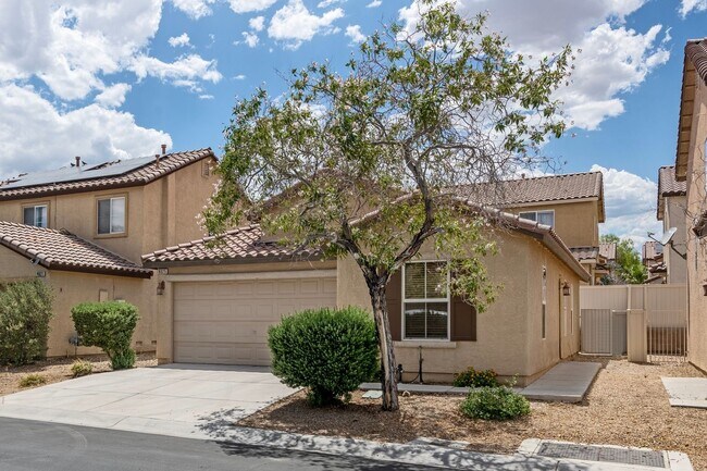 Building Photo - Charming Two Bedroom Two Bathroom home